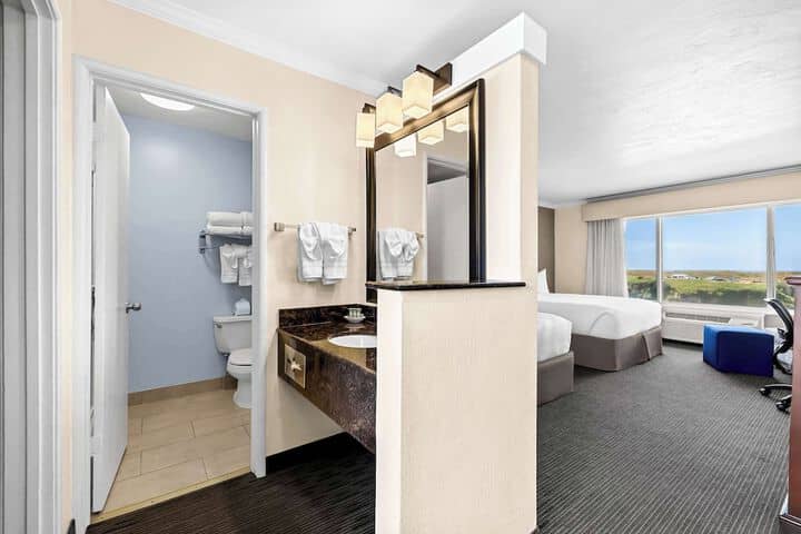 Room 30 of 47