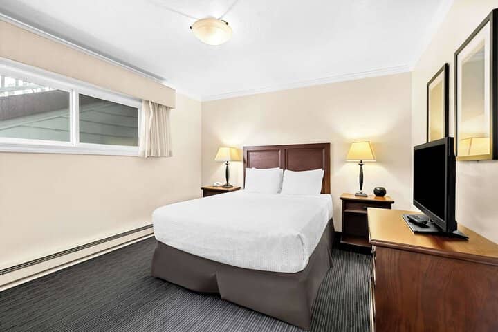 Room 27 of 47
